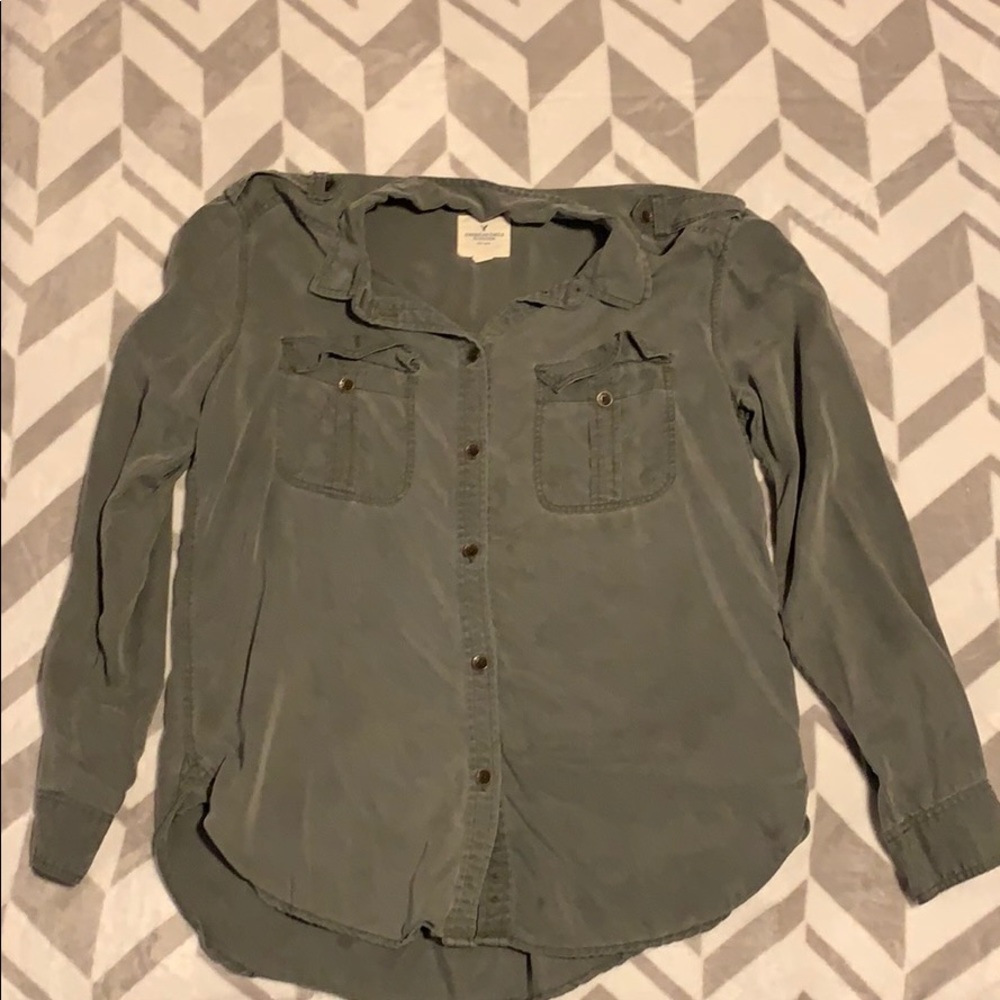 American Eagle Button Up